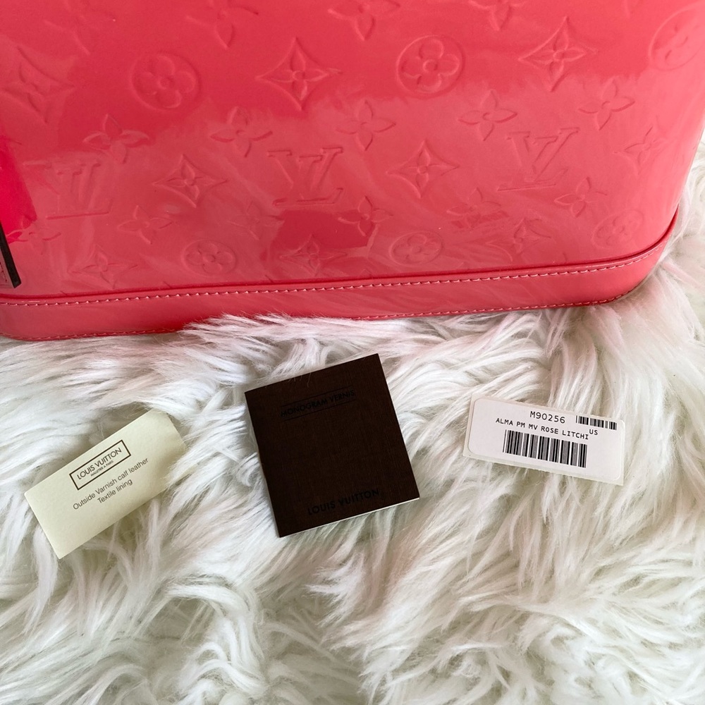 ✨💗Louis Vuitton💗✨ Vernis Alma PM Rose Litchi MINT CONDITION - Picture 12 of 17